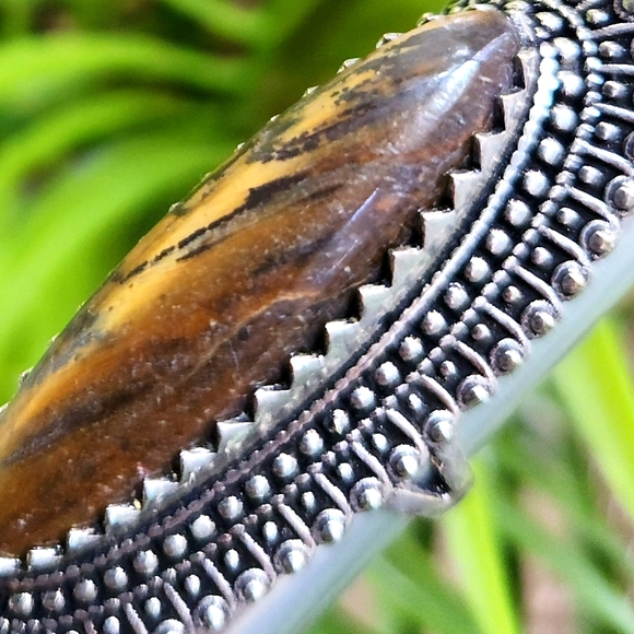 Tiger Eye with Silvertone Filigree Statement Ring - Elongated Size 8 +/- - Picture 3 of 13